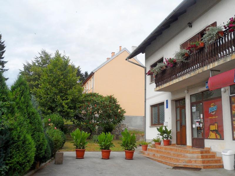 Apartment Rendulic Rakovica Εξωτερικό φωτογραφία